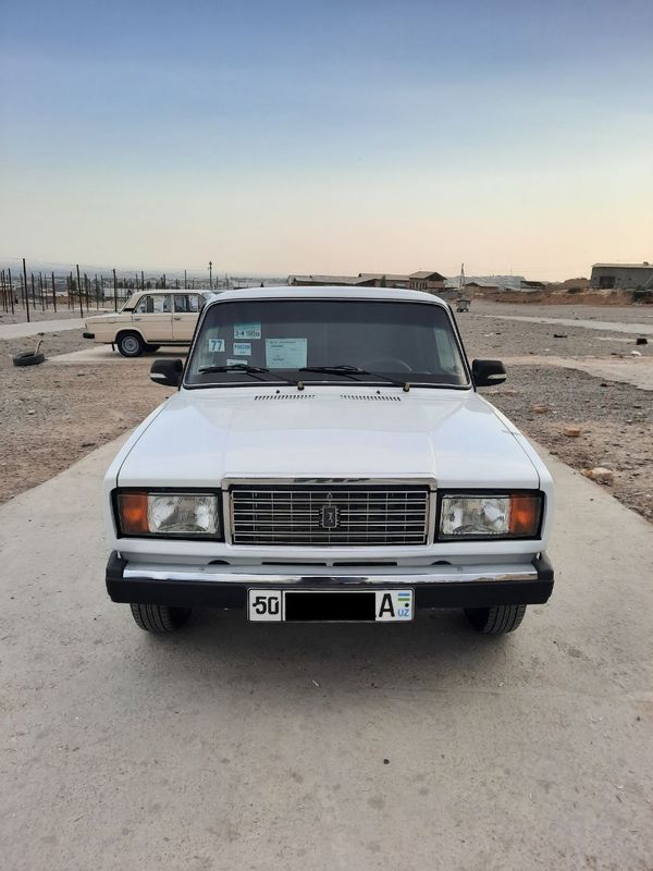 Vaz 2107 sotiladi Vaz 2107 sotiladi