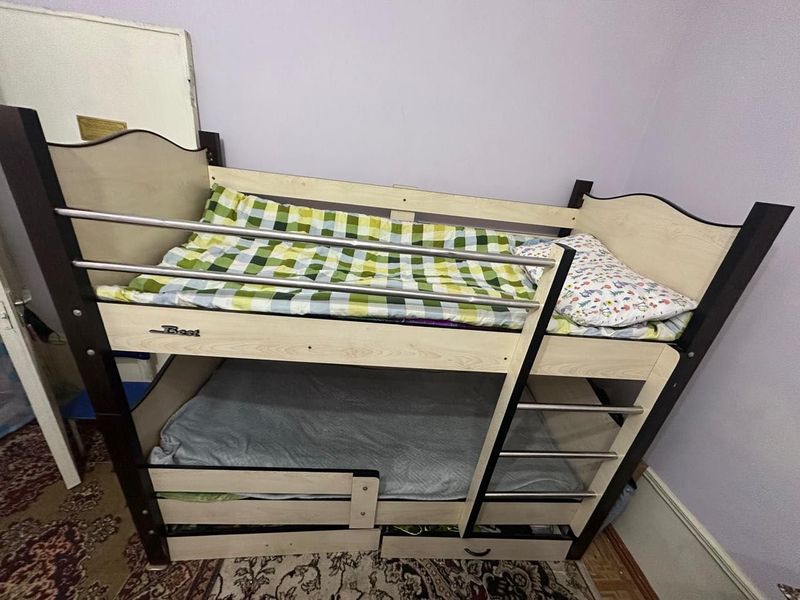 Детский двухъярусный кровать