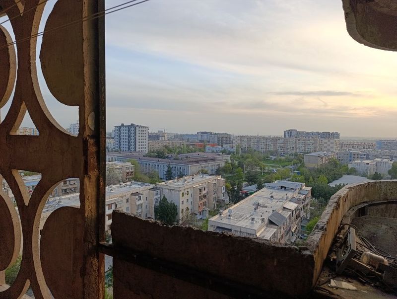 1/12/12 Алгоритм, Чиланзар 30, 52м2, срочно 1/12/12 Алгоритм, Чиланзар 30, 52м2, срочно