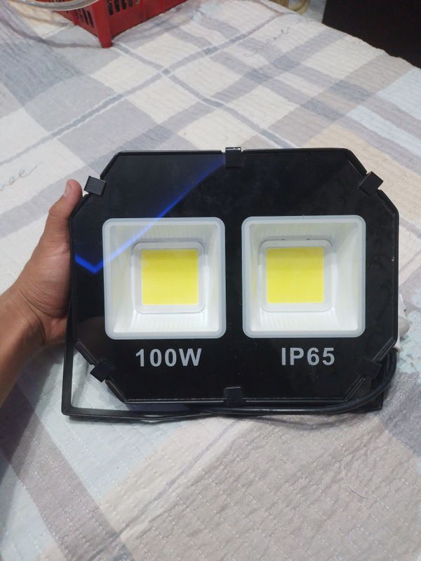Прожектор 100W. 65IP. Projector 100W. 65IP. Прожектор 100W. 65IP. Projector 100W. 65IP.