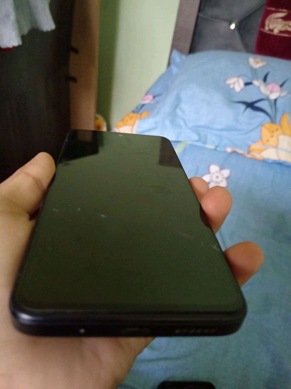Redmi 12 256 gb 8gb yangi faqat skeklo sizgan Redmi 12 256 gb 8gb yangi faqat skeklo sizgan