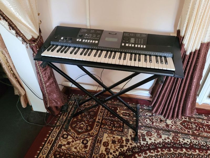 Синтезатор YAMAHA E 423 комплект Синтезатор YAMAHA E 423 комплект