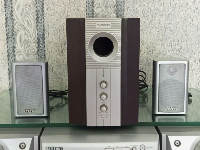 Продам сабвуфер microlab М- 890 :20W Продам сабвуфер microlab М- 890 :20W