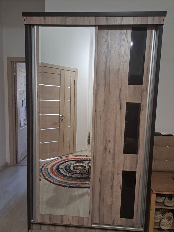 Продаётся шкаф купе в прихожую Продаётся шкаф купе в прихожую