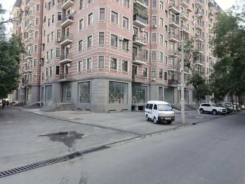Продаются нежилые помещения на массиве Авиасозлар 4. Продаются нежилые помещения на массиве Авиасозлар 4.