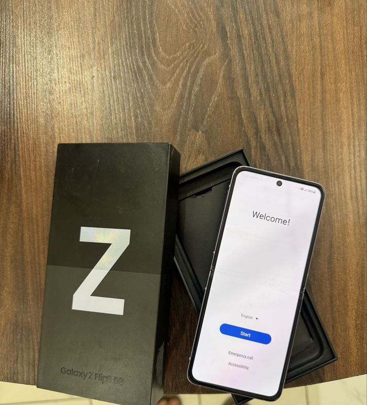 Samsung z filip 3 5g срочно сотилади Samsung z filip 3 5g срочно сотилади