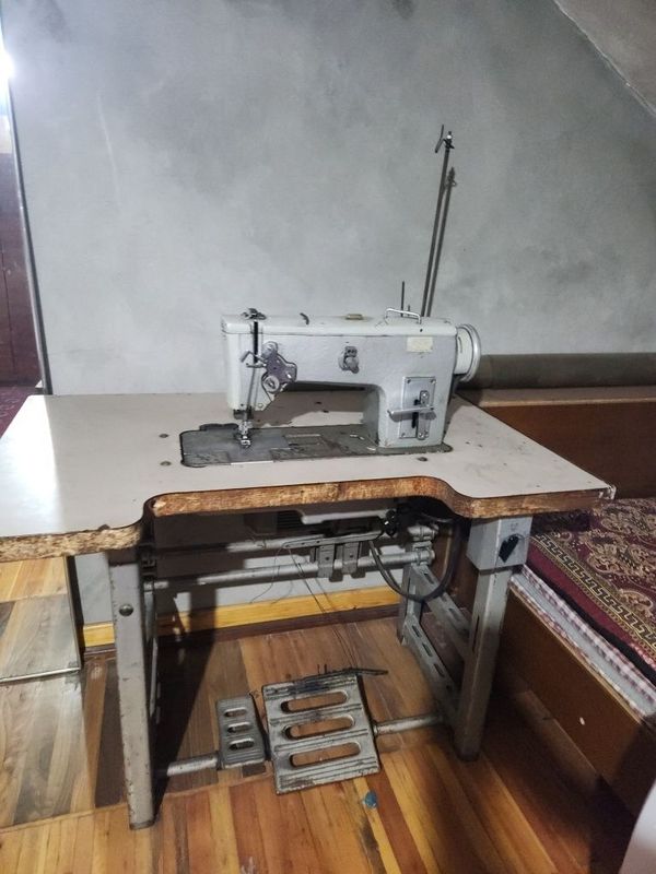 Tikadigon moshina, shiveyni mashina, averlo Tikadigon moshina, shiveyni mashina, averlo