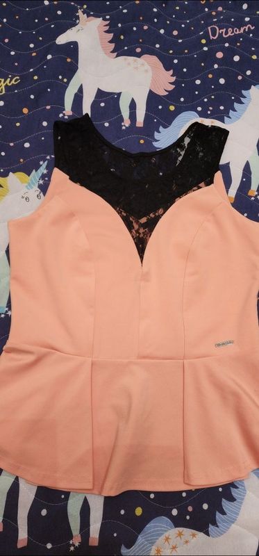 Блузка GUESS М 46 рр новая Блузка GUESS М 46 рр новая