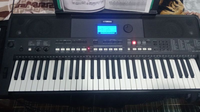 Продаётся синтезатор yamaha psr e433 Продаётся синтезатор yamaha psr e433