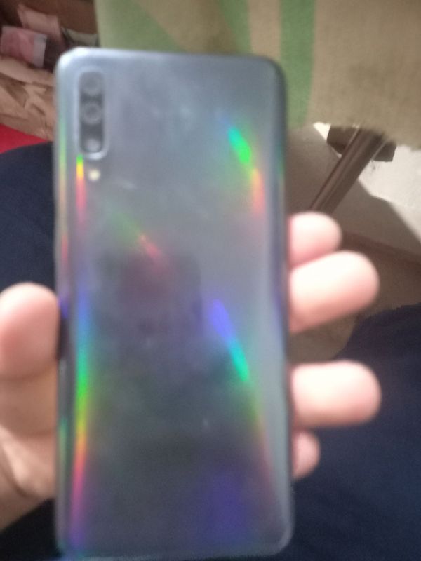 Samsung A50 xolati zur karobkasi zaryadchik hammasi bor. Samsung A50 xolati zur karobkasi zaryadchik hammasi bor.