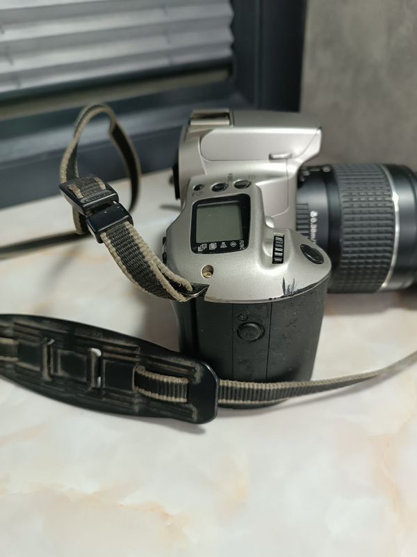 Фотоаппарат Canon EOS 3000