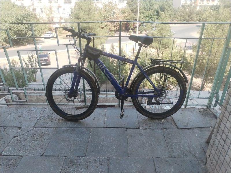 Velosiped sotiladi Velosiped sotiladi
