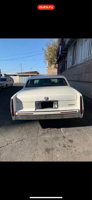 Cadilac DeVille 1988 г Cadilac DeVille 1988 г