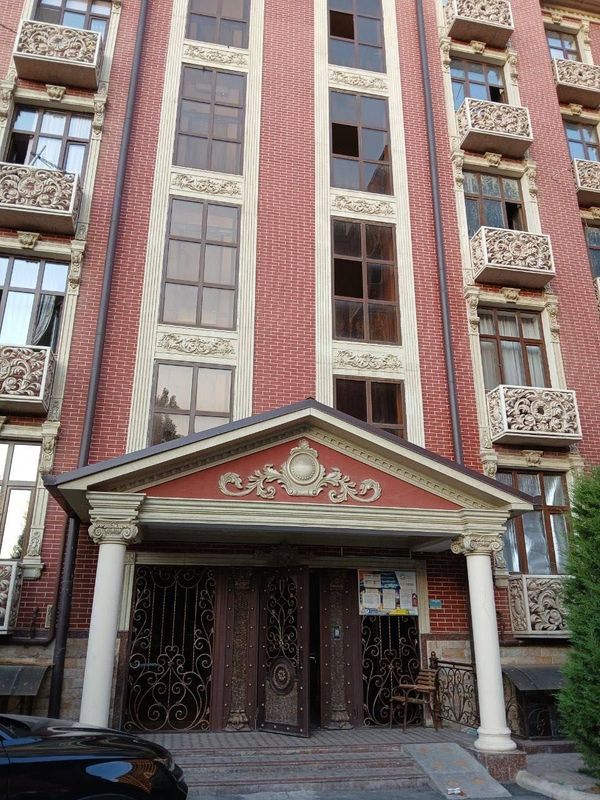 Golden House Продается 3 комнатная коробка Дархан Мирзо-Улугбек Golden House Продается 3 комнатная коробка Дархан Мирзо-Улугбек
