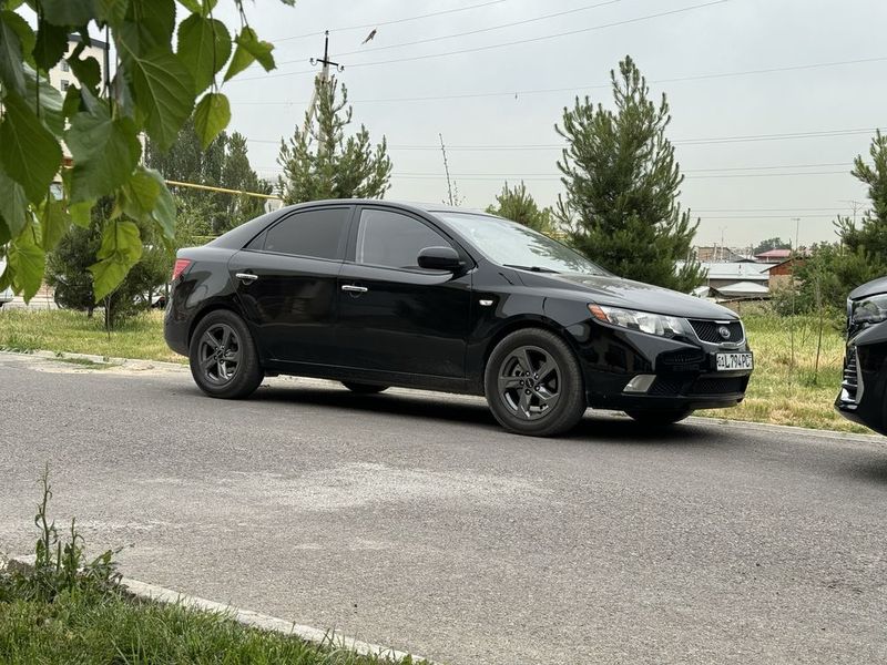 Kia forte full a/t 1.6 srochni sotiladi Kia forte full a/t 1.6 srochni sotiladi