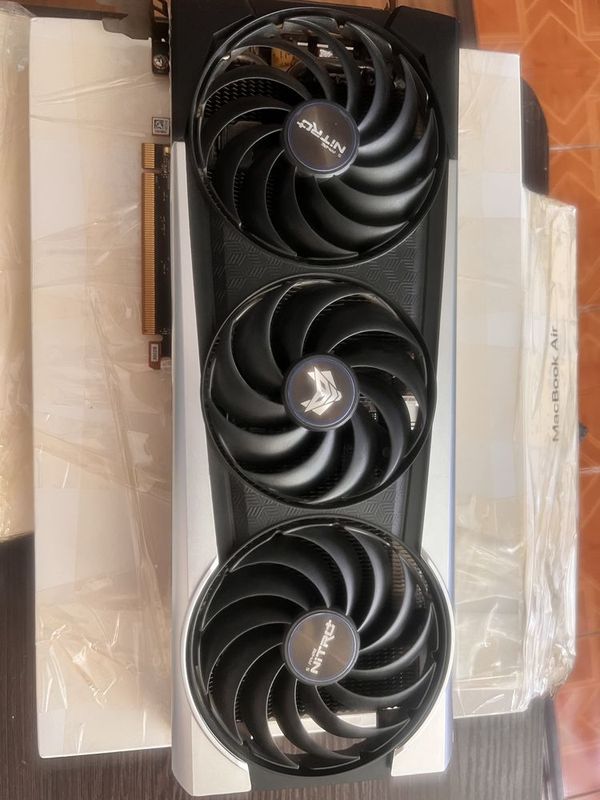 Продаеться видеокарта RX 6700xt. 12 g