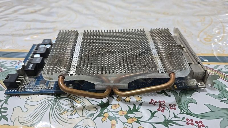 Видеокарта GeForce 9800 GT 512MB DDR3 Видеокарта GeForce 9800 GT 512MB DDR3