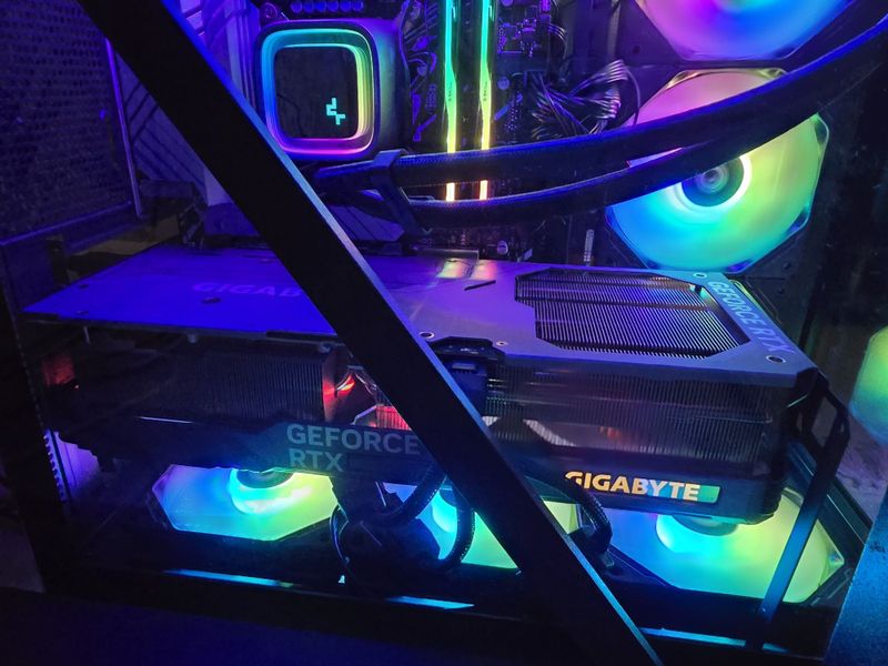 Срочно!!!RTX 4080 Gigabyte