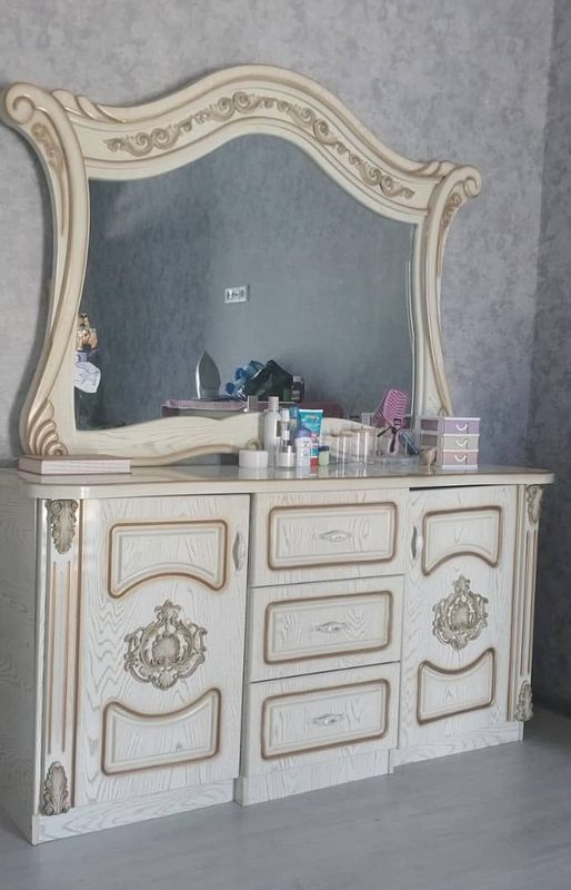 Mebel sotiladi b/u ozgina iwlatilgan