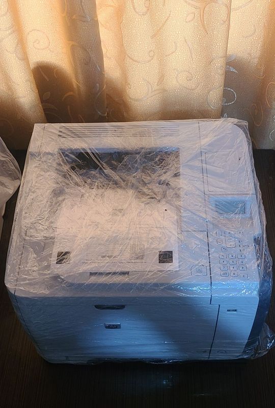 Printer sotiladi Printer sotiladi