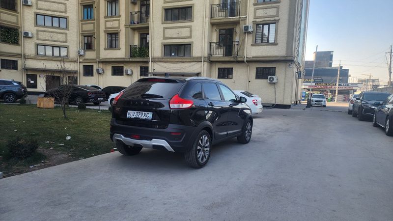 Ladaxray Sotiladi 11800$