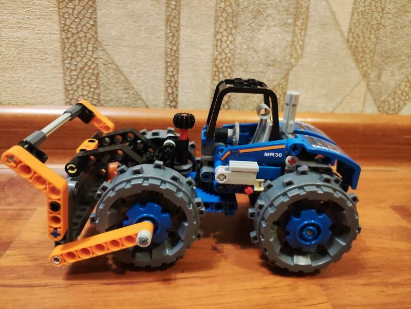 Lego technic бульдозер