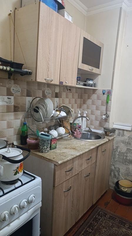 Газ плита,диван,кровать,шкаф,подставка Газ плита,диван,кровать,шкаф,подставка