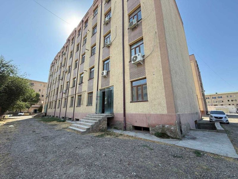 TAYYOR NOTURAR 240 m2 joy sotiladi TAYYOR NOTURAR 240 m2 joy sotiladi