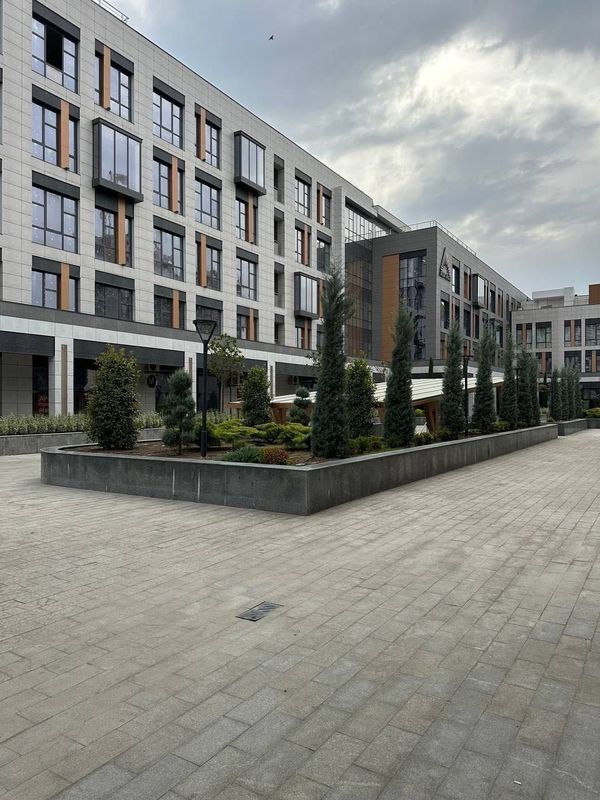 Аренда помещения 1.000мкв арка мебель ул. Махтумкули