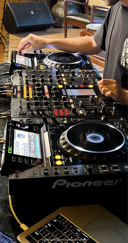 DJM 2000. CDJ 2000 (2 ta) Sotiladi DJM 2000. CDJ 2000 (2 ta) Sotiladi