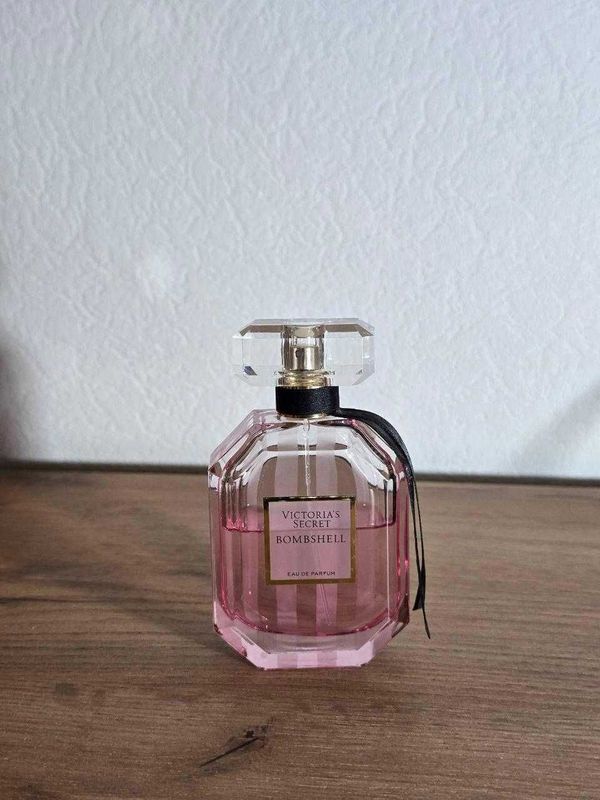 Victoria's Secret Bombshell 100ml EDP Original Raspiv Victoria's Secret Bombshell 100ml EDP Original Raspiv