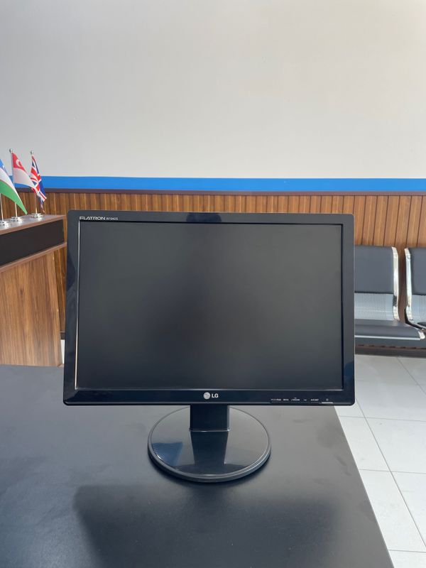 B/U monitor sotiladi 55 sm LG B/U monitor sotiladi 55 sm LG