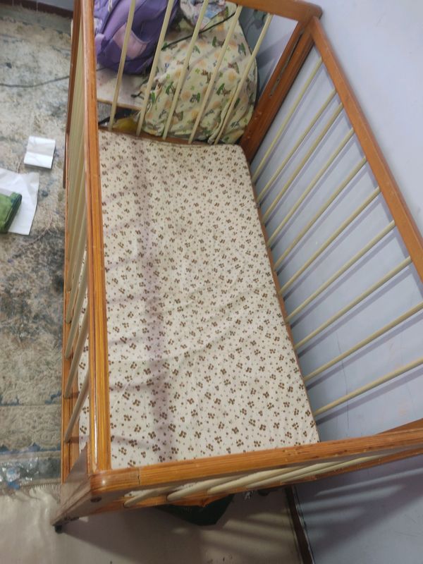 продаю детскую кроватку