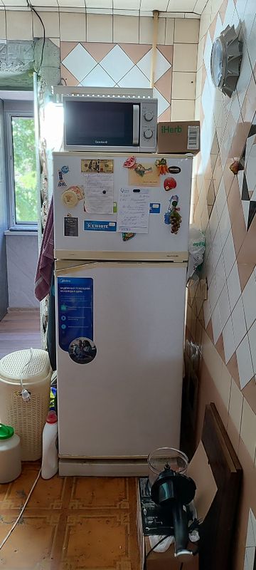 Холодильник б.у. Холодильник б.у.