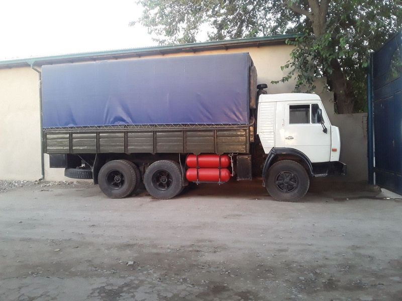 Kamaz sotiladi 1989 yil 8ta 100 talik gaz balonibor Kamaz sotiladi 1989 yil 8ta 100 talik gaz balonibor