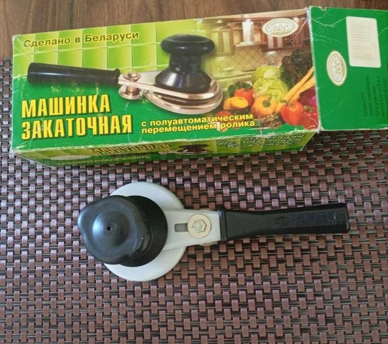 Закрутка для банок почти новая производство Белоруссия Закрутка для банок почти новая производство Белоруссия