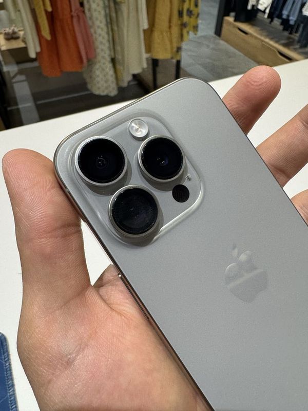 Iphone 15 pro titanium Iphone 15 pro titanium