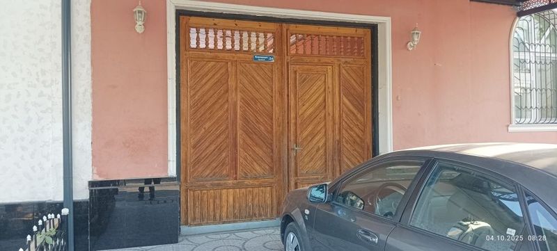 Тахта дарвоза сотилади