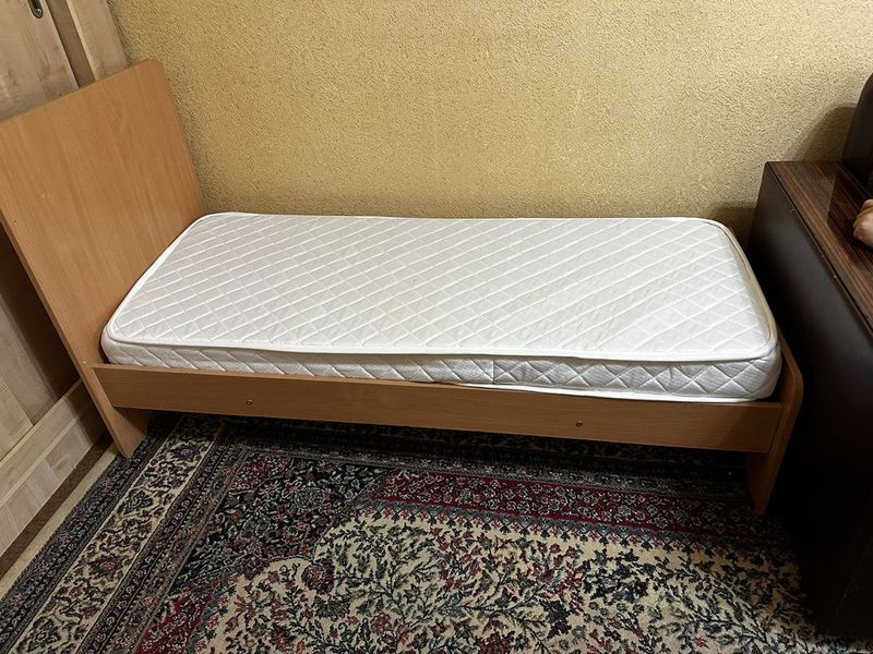 Продам кровать срочно в хорошем состояние Продам кровать срочно в хорошем состояние