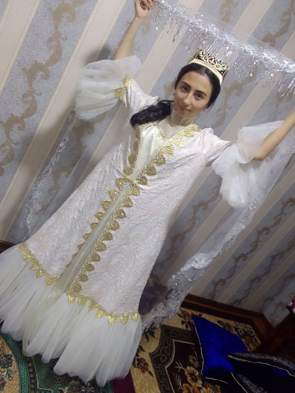 Yangi kelinchaklar uchun ansanbil. biryarim milyon Yangi kelinchaklar uchun ansanbil. biryarim milyon