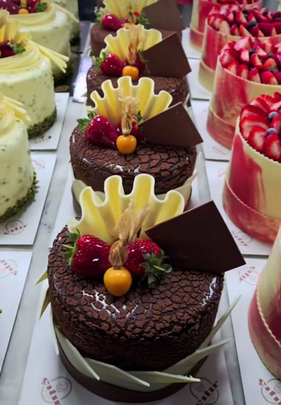 Tort va pishiriqlar o'rgataman. Texnolog Tort va pishiriqlar o'rgataman. Texnolog