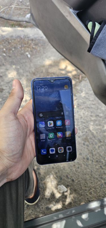 Redmi 8A 32 gb sotiladi