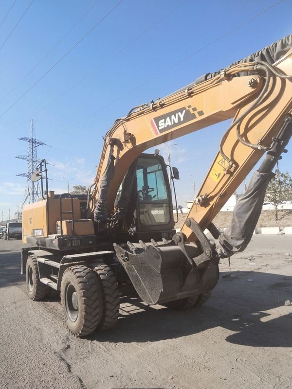 Экскаватор SY155W