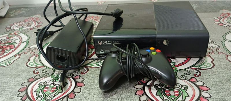 Xbox 360 продаю в хорошем состоянии Xbox 360 продаю в хорошем состоянии