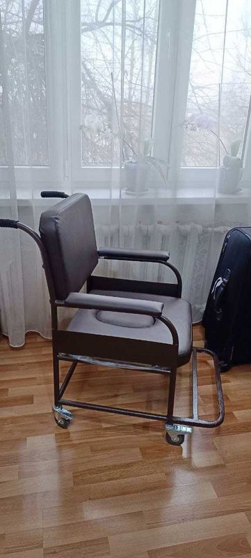 Продаю кресло -туалет, инвалидное кресло. Продаю кресло -туалет, инвалидное кресло.