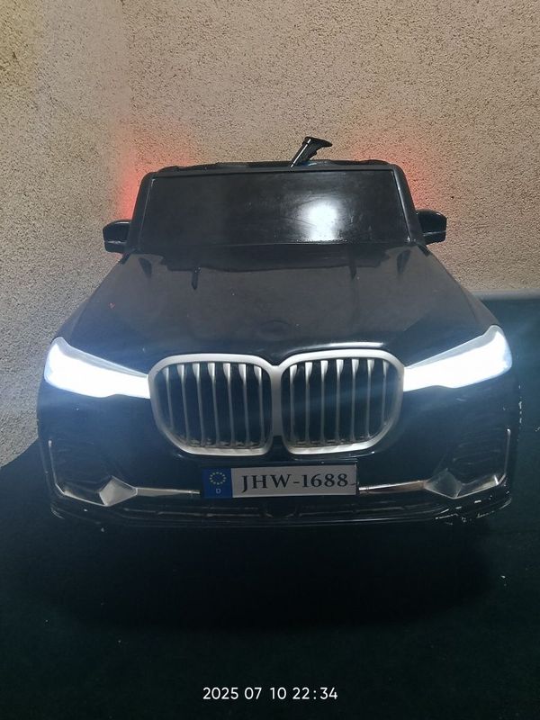 Bolalar mashinasi BMW X5 Bolalar mashinasi BMW X5