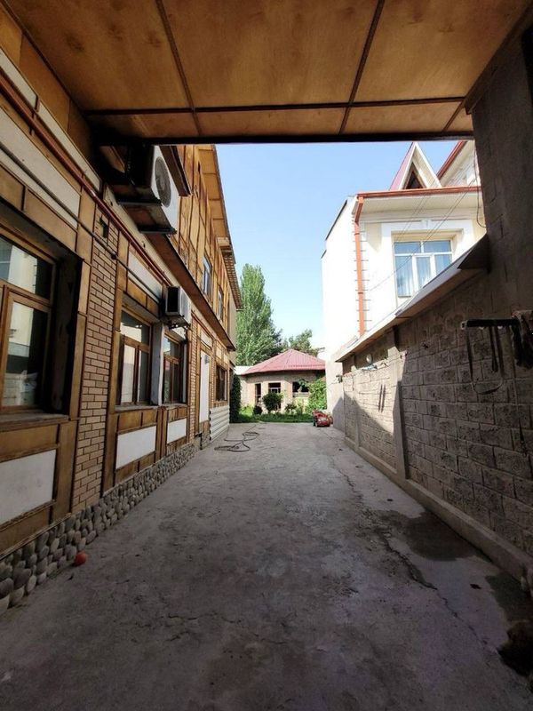 стадион NBU Махалля Дархан-3 Дом 4,5 соток стадион NBU Махалля Дархан-3 Дом 4,5 соток