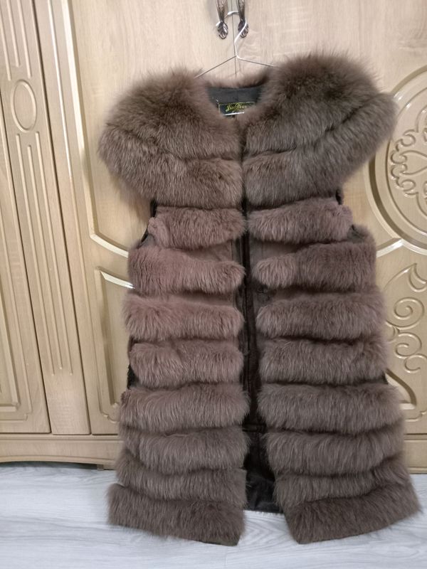 мехом безрукавка