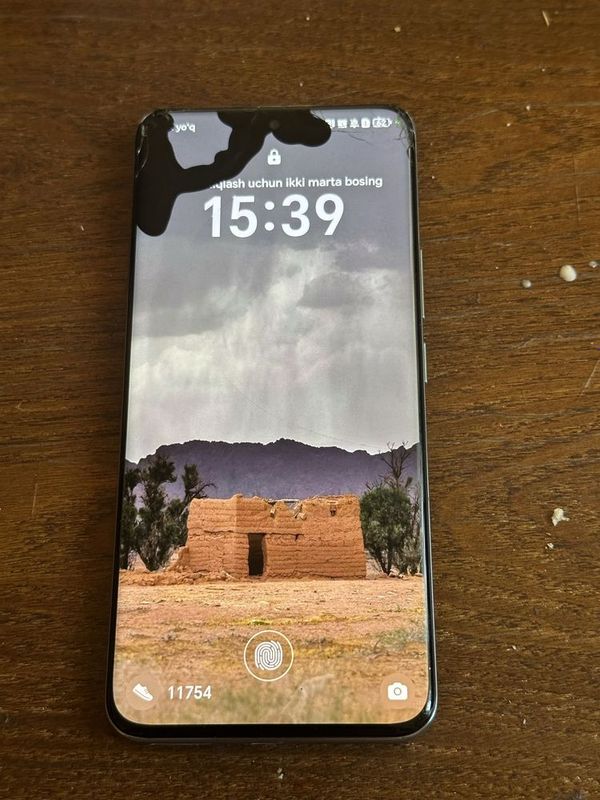 Telefon sotiladi Telefon sotiladi