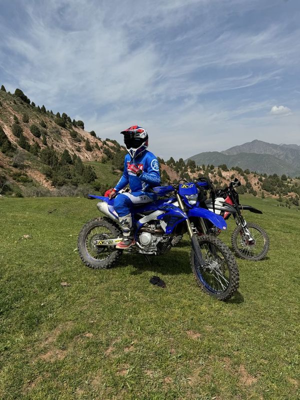 Enduro Yamaha wr450f 2024 yil Enduro Yamaha wr450f 2024 yil